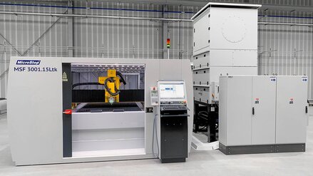 Fiber laser system with a working area of 3,000 x 1,500 mm
