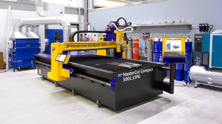 Kompaktanlage mit einer Arbeitsfläche von 3.000 x 1.500 mm