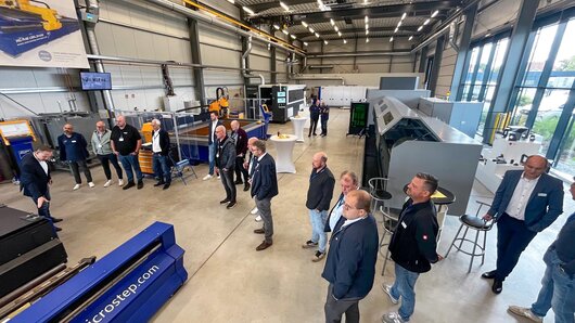 Live-Demonstrationen modernster Schneid- und Automatisierungstechnik